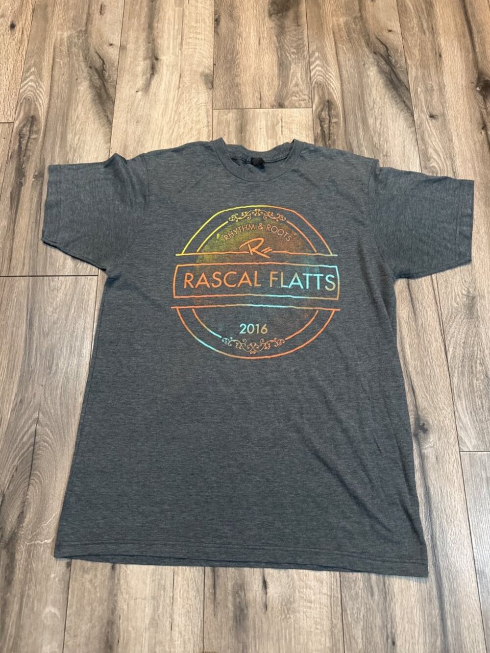 Rascal Flatts Rhythm & Roots 2016 Tour T-Shirt Gray Crew Neck Band Concert